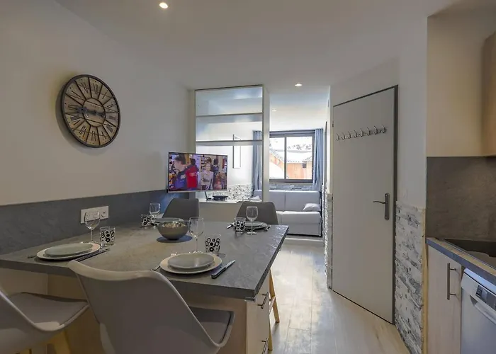 Apartment Cosy 4 Pers, 2 Ch, Depart Aux Pieds, Expose Sud, Proche Commerces - Fr-1-545-42 Val Thorens